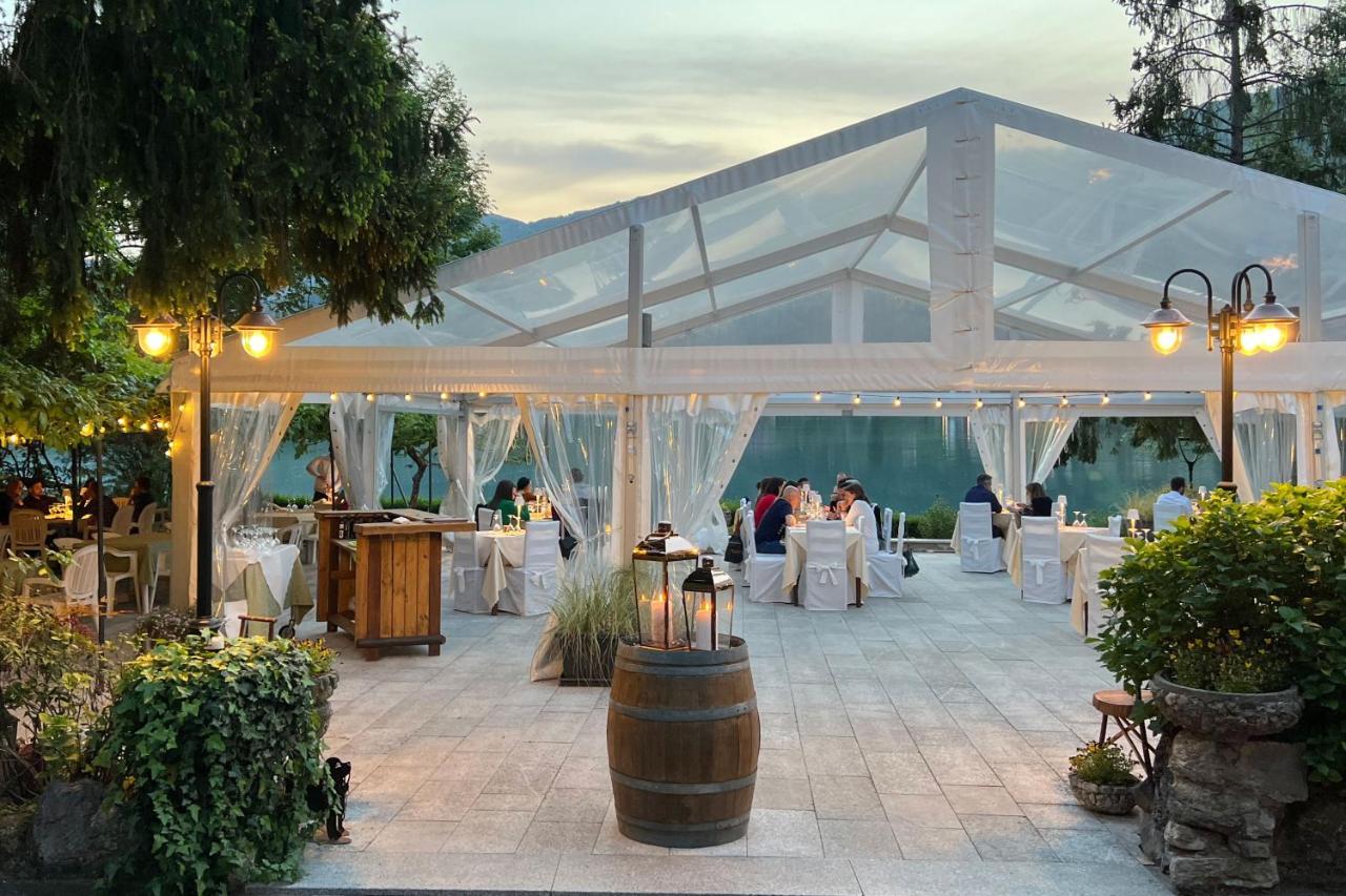 Locanda Del Boscaiolo Monasterolo del Castello Esterno foto