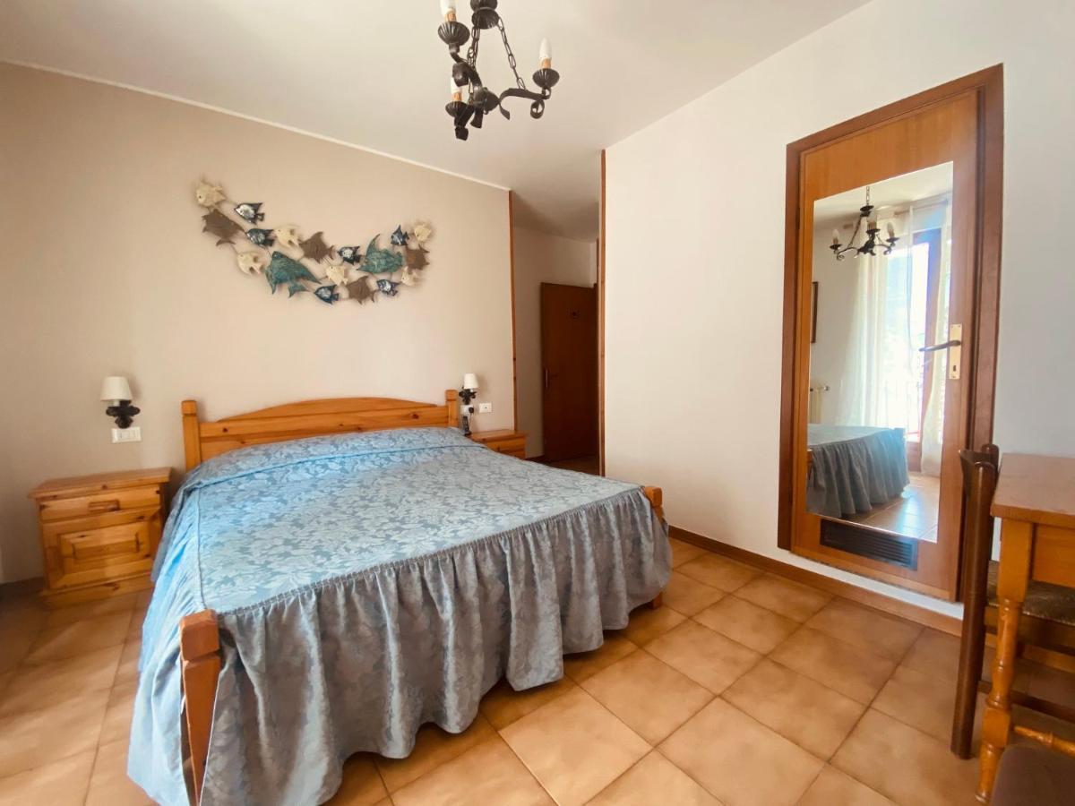 Locanda Del Boscaiolo Monasterolo del Castello Esterno foto