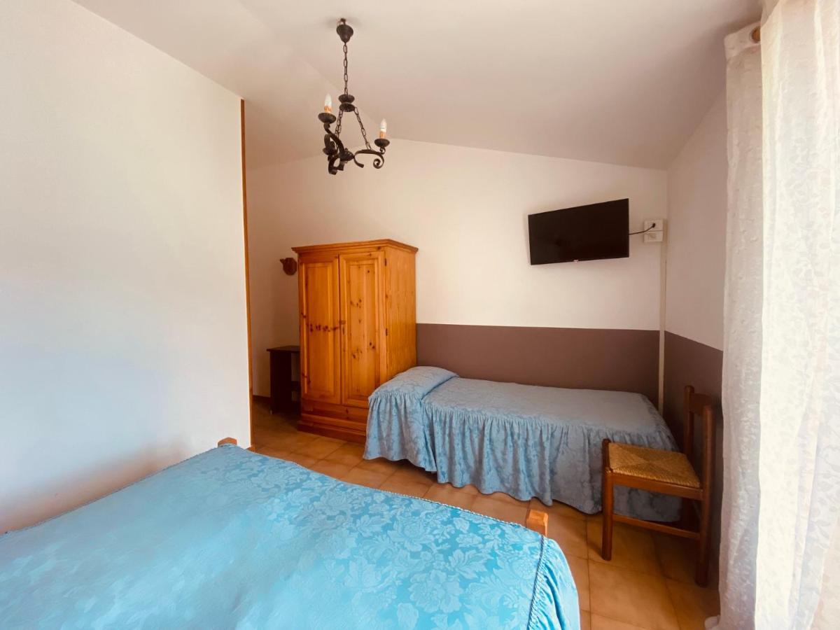Locanda Del Boscaiolo Monasterolo del Castello Esterno foto